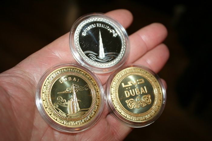 2010 United Arab Emirates Dubai Burj Khalifa Opening Medal Badge Coin Award