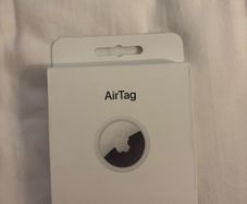 Apple AirTag Sealed New