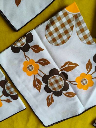 5 x Vintage napkins