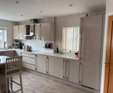 High Gloss Kube Kitchen