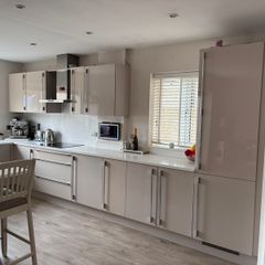High Gloss Kube Kitchen