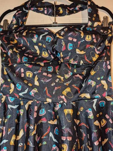 Stunning and pretty rockabilly 50's style midi dress from Vintage Allure