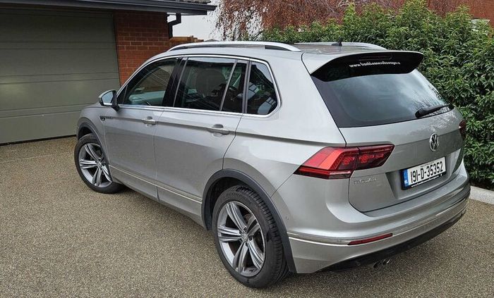 Volkswagen  R-line Tiguan 2019  + Pan Sunroof