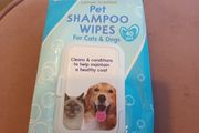 Pet shampoo wipes