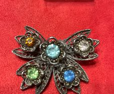 Beautiful vintage Brooch