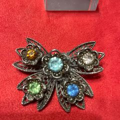 Beautiful vintage Brooch