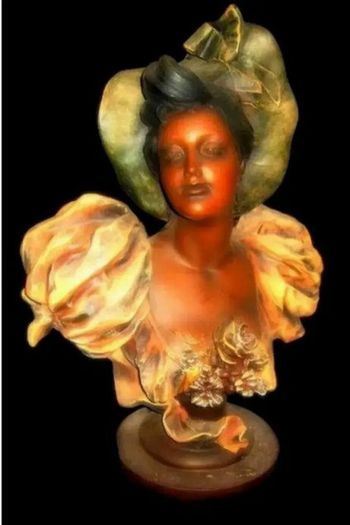 Substantial Vintage Bust 'Libellule'