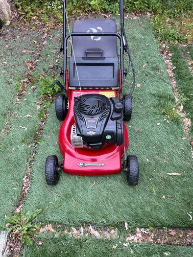 Gardencare Self-Propelled Petrol Lawnmower - 140cc Briggs & Stratton