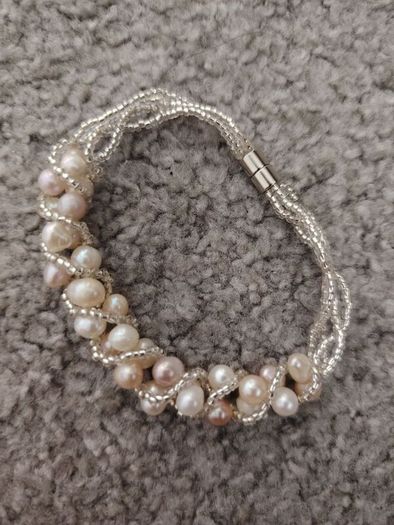 pearls bracelet