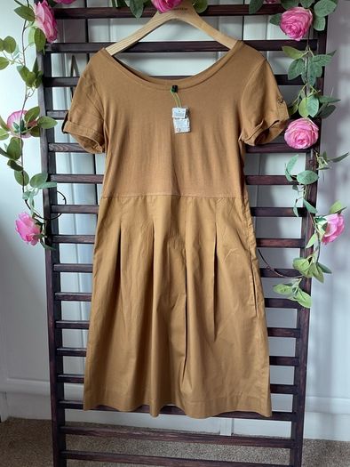 dress Bnwt tan short sleeve dress with pockets size small united colors of Benetton