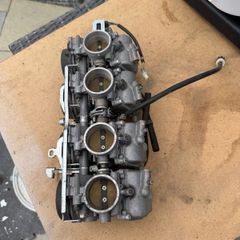 cbr1100 carbs