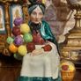 The Old Balloon Seller figurine Image 2