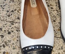 Bally Ballet pumps black white leather