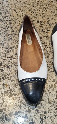 Bally Ballet pumps black white leather