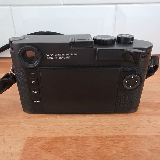 Leica M10