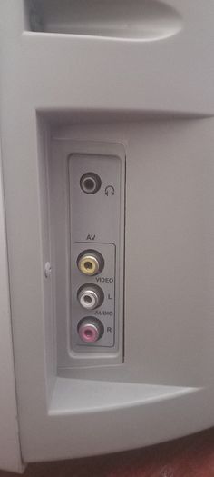 32" old / vintage / retro CRT TV