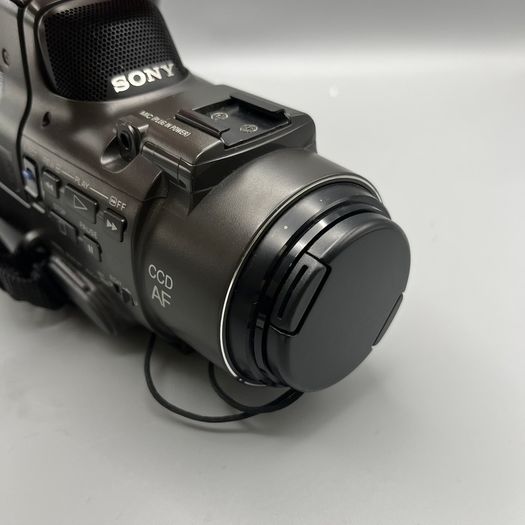 Sony Handycam Video 8 CCD-FX200E PAL Video Camera