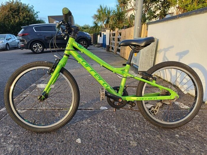 Carrera Abyss Jnr Fit 20 inch wheels