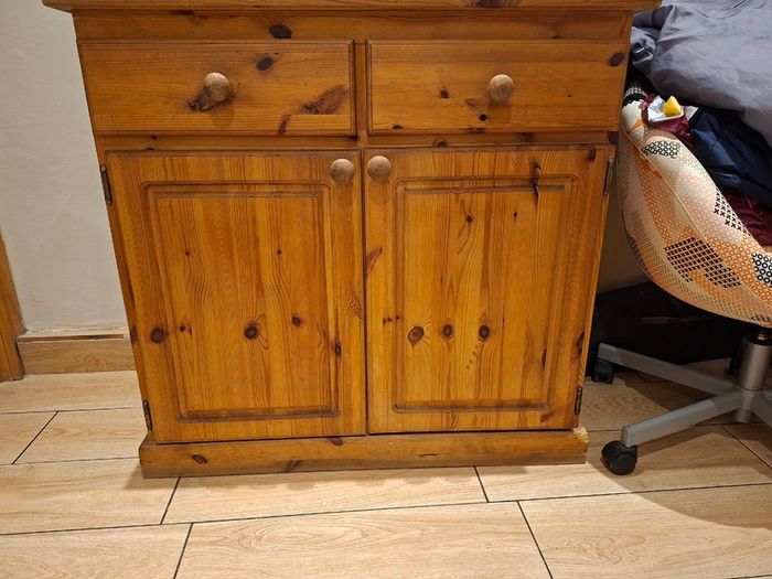 Pine sideboard with two drawers and two doors