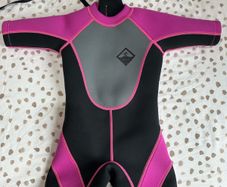 Girls wet suit