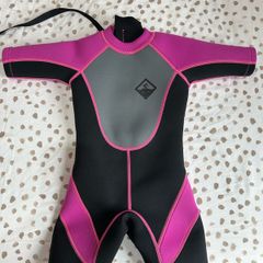 Girls wet suit
