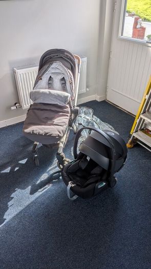 Joolz Hub travel system with Cybex Cloud infant car seat