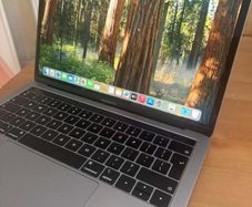 Apple MacBook Pro 13-inch 2019 - i5 / 16GB RAM / 512GB SSD