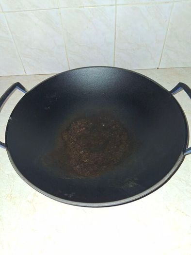 Le Creuset blue wok with glass lid
