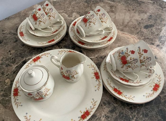 Bud let vintage 21 piece tea set