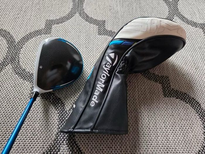 Taylormade Sim2 driver, 10.5 regular shaft RH