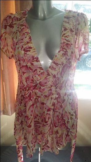 Bm lovely summer blouse size UK18 EUR46 postage included