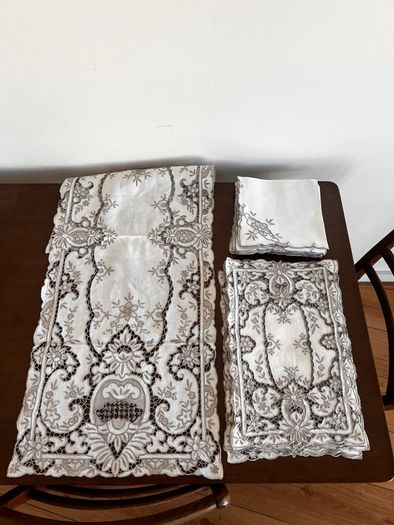 Embroidered Table Runner, 8 Placement Mats and 8 Napkins