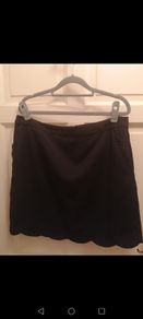 Black scallop edge skirt size 16