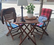 Garden Table 2 chairs &  cushions