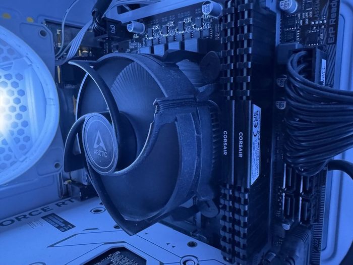Gaming Pc: 4070, 32gb Ram, 1tb Ssd