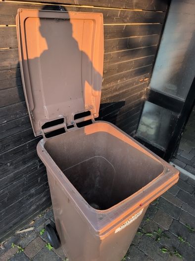 Brown wheelie bin