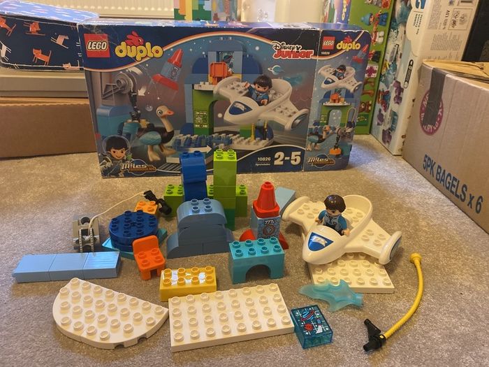 Duplo Miles' Stellosphere Hanger