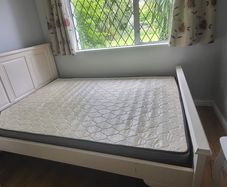 Queen size bed