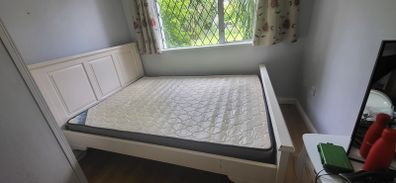Queen size bed