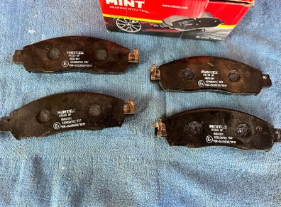 Nissan leaf NV200  brake pads MDB4181