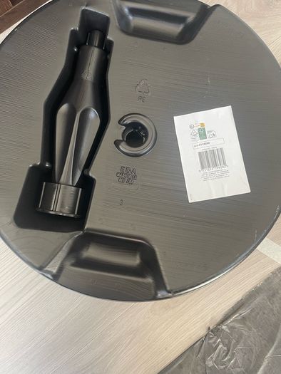 Garden umbrella holder