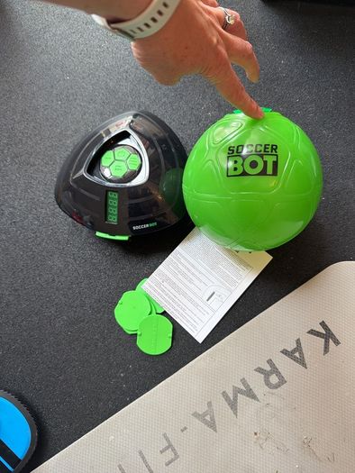 Soccer Bot & Kickabiut