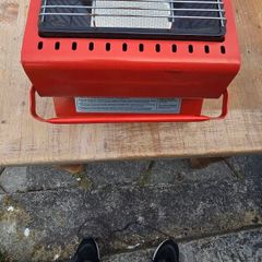 Gas heater for camping