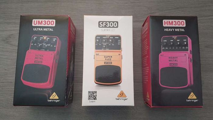 Behringer HM300 + UM300 + SF300 Guitar Pedal Set