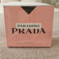Prada Paradoxe Perfume