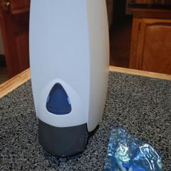 Liquid Soap/hand Sanitiser Dispenser (new).