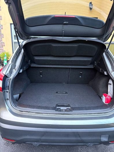 Nissan Qashqai 1.2 SV CVT Premium  Automatic 2017