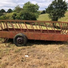 Cattle feeder