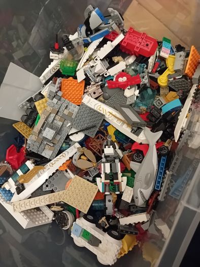 Lego 23kg for 200e / selling figures separately 120 for 300e