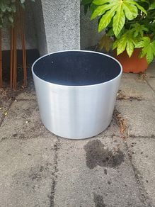 Aluminium plant pot